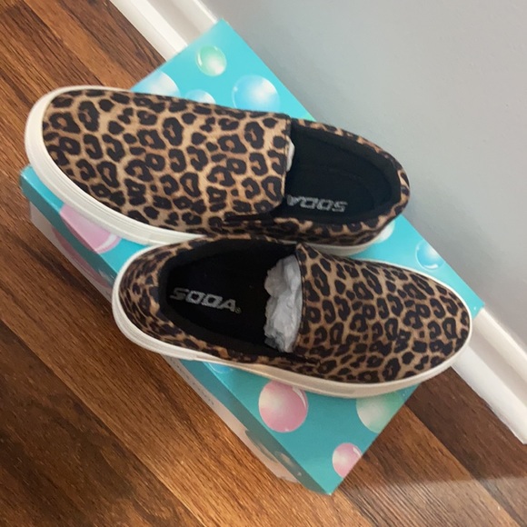 Cheetah slides - Picture 3 of 3